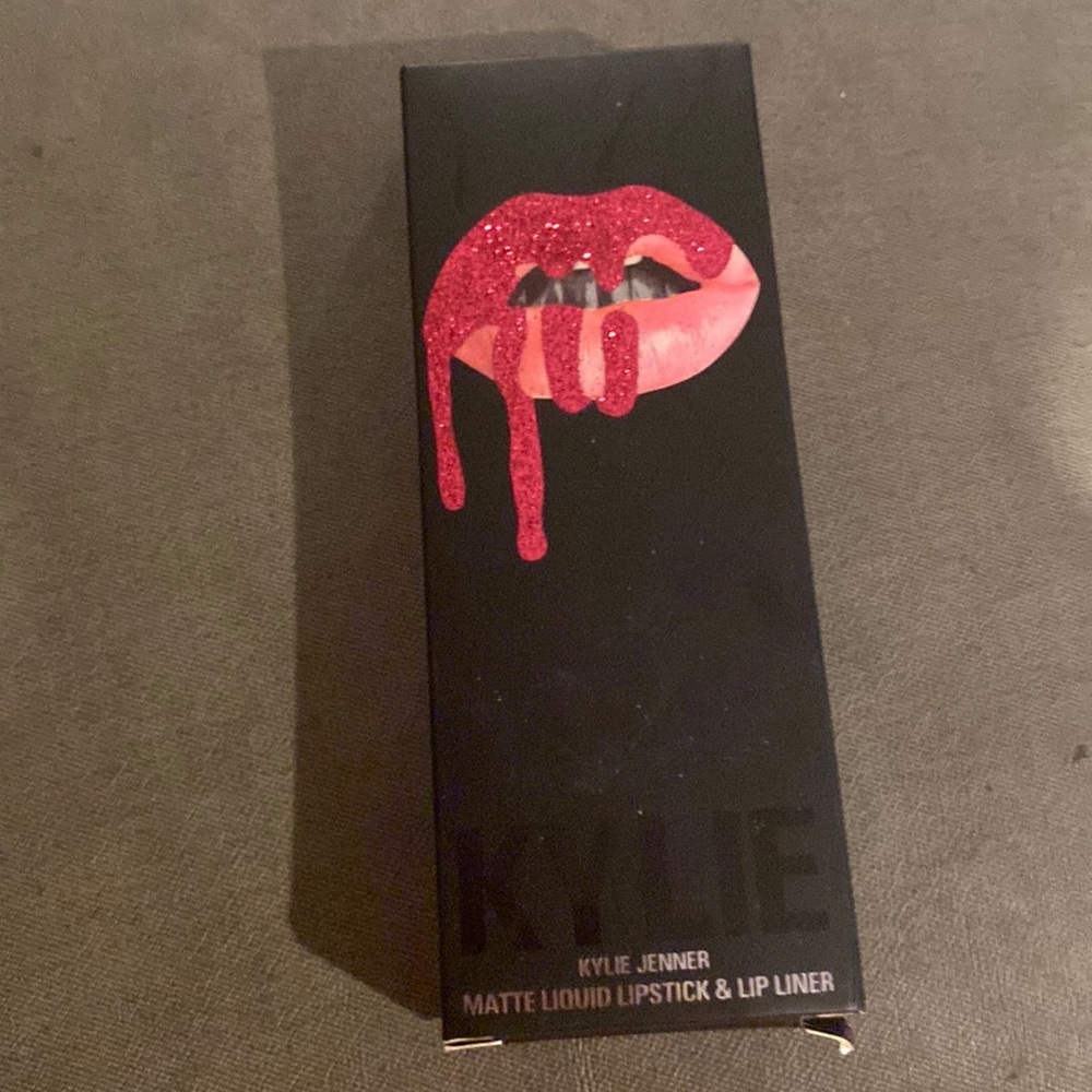 Kylie cosmetics lip kit in the shade twenty one